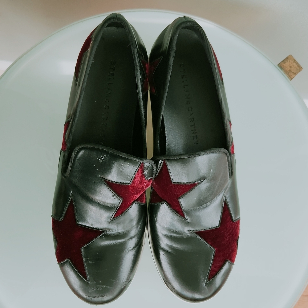 STELLA McCARTNEY Binx Slip On Loafer Size 9 Black with Burgundy Velvet Stars